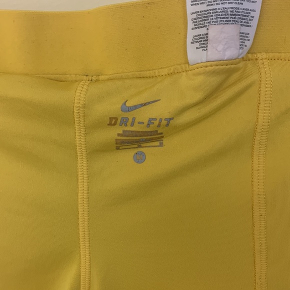 Nike Livestrong Women's Short - Picture 7 of 7
